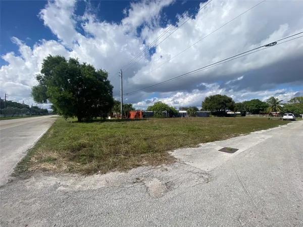 $299,990 | 19 Northwest 19th Avenue, Pompano Beach, FL 33069