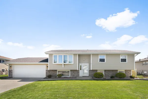 $330,000 | 9713 Buchanan Street, Crown Point, IN 46307