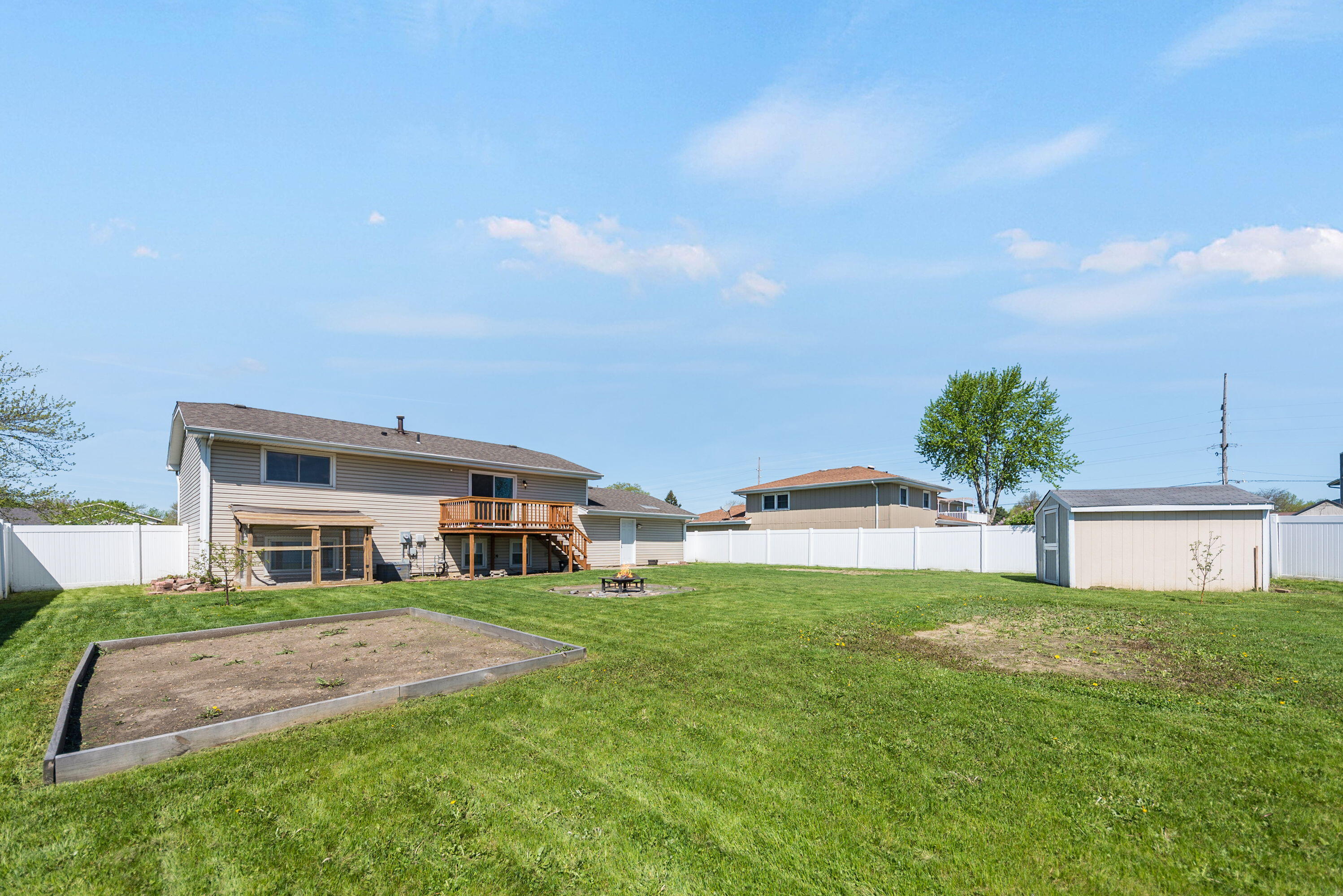 9713 Buchanan Street Crown Point, IN 46307 - Photo 18 of 19 2996x2000