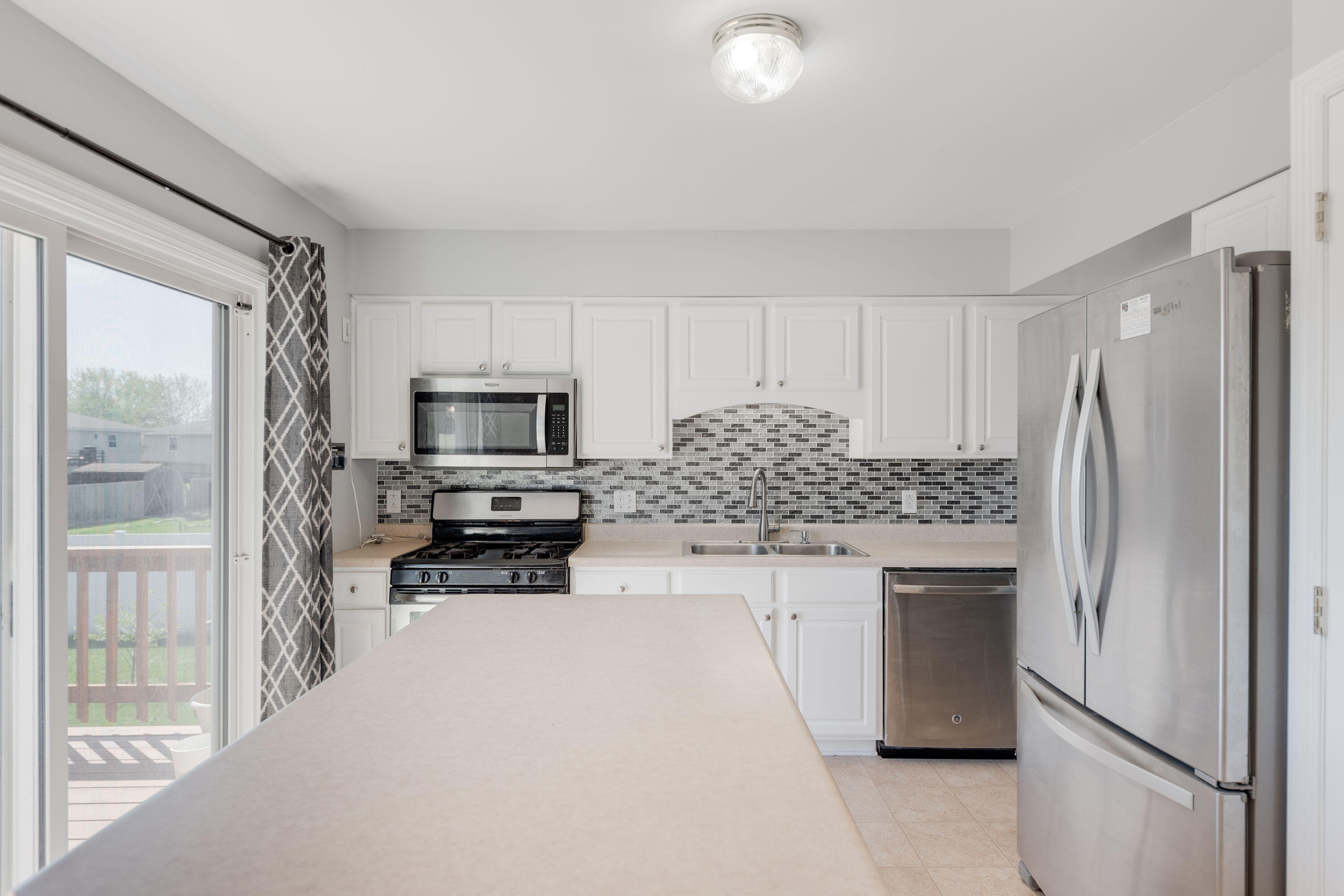 9713 Buchanan Street Crown Point, IN 46307 - Photo 4 of 19 2997x2000