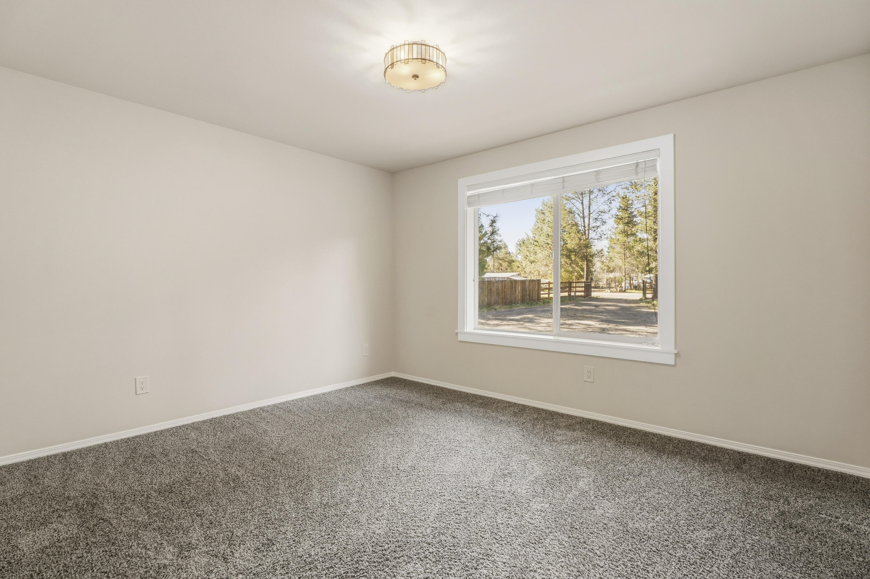 16050 Dick Road La Pine, OR 97739 - Photo 36 of 59 an empty room with a window