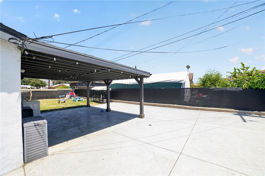 116 Doyle Avenue Redlands, CA 92374 - Photo 10 of 11 a view of parking garage