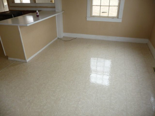 262 Victor Hill Road Greer, SC 29651 - Photo 5 of 12