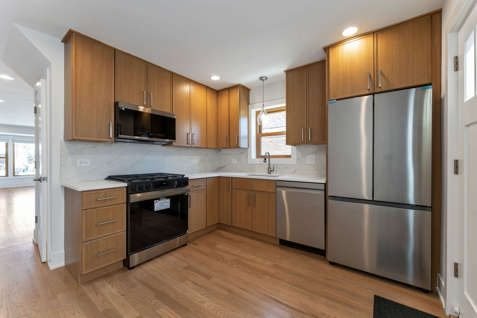 2825 West 84th Place Chicago, IL 60652 - Photo 4 of 13