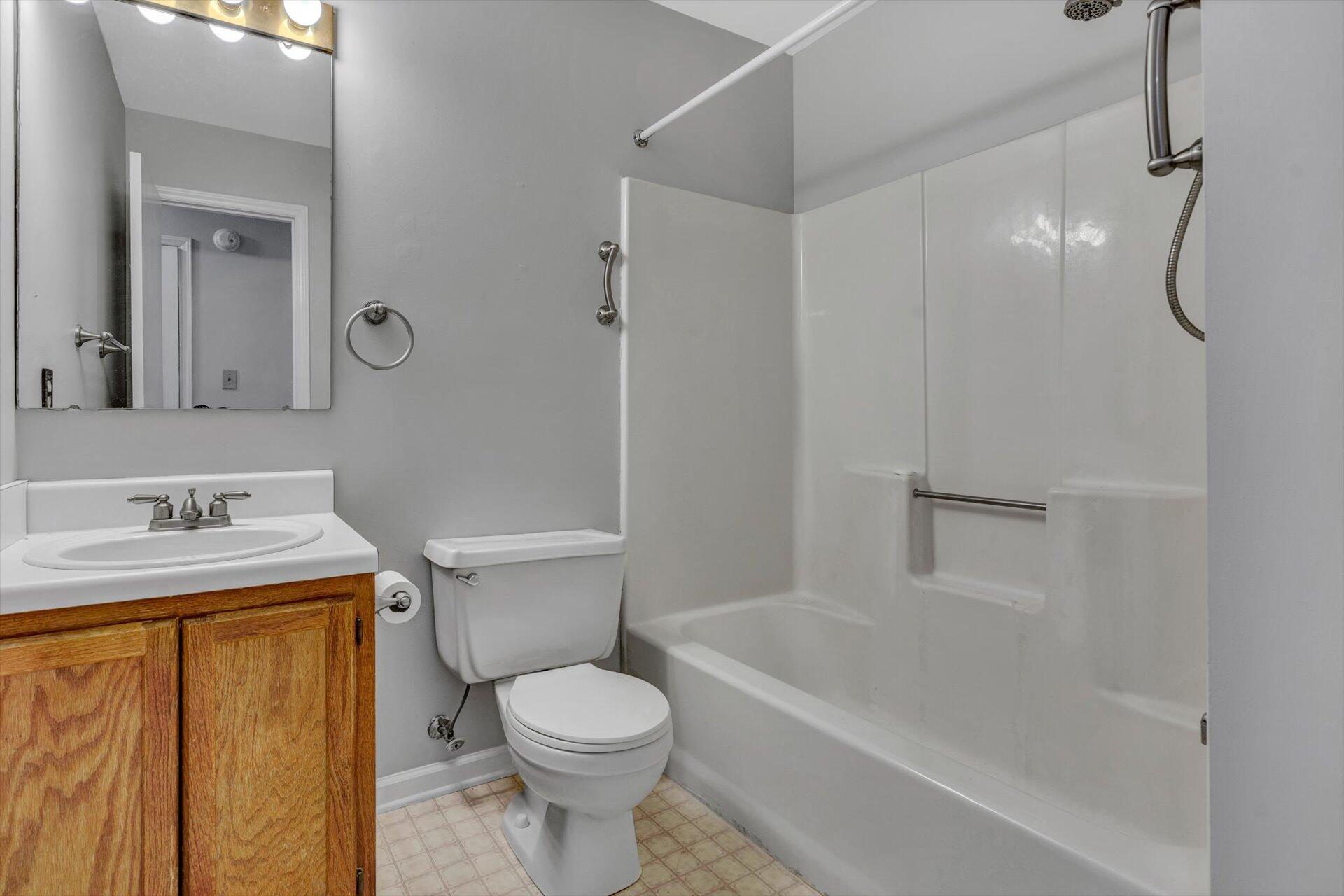 1325 Thomason Road Southeast Roanoke, VA 24014 - Photo 11 of 19 11-SHOWS GREAT-28