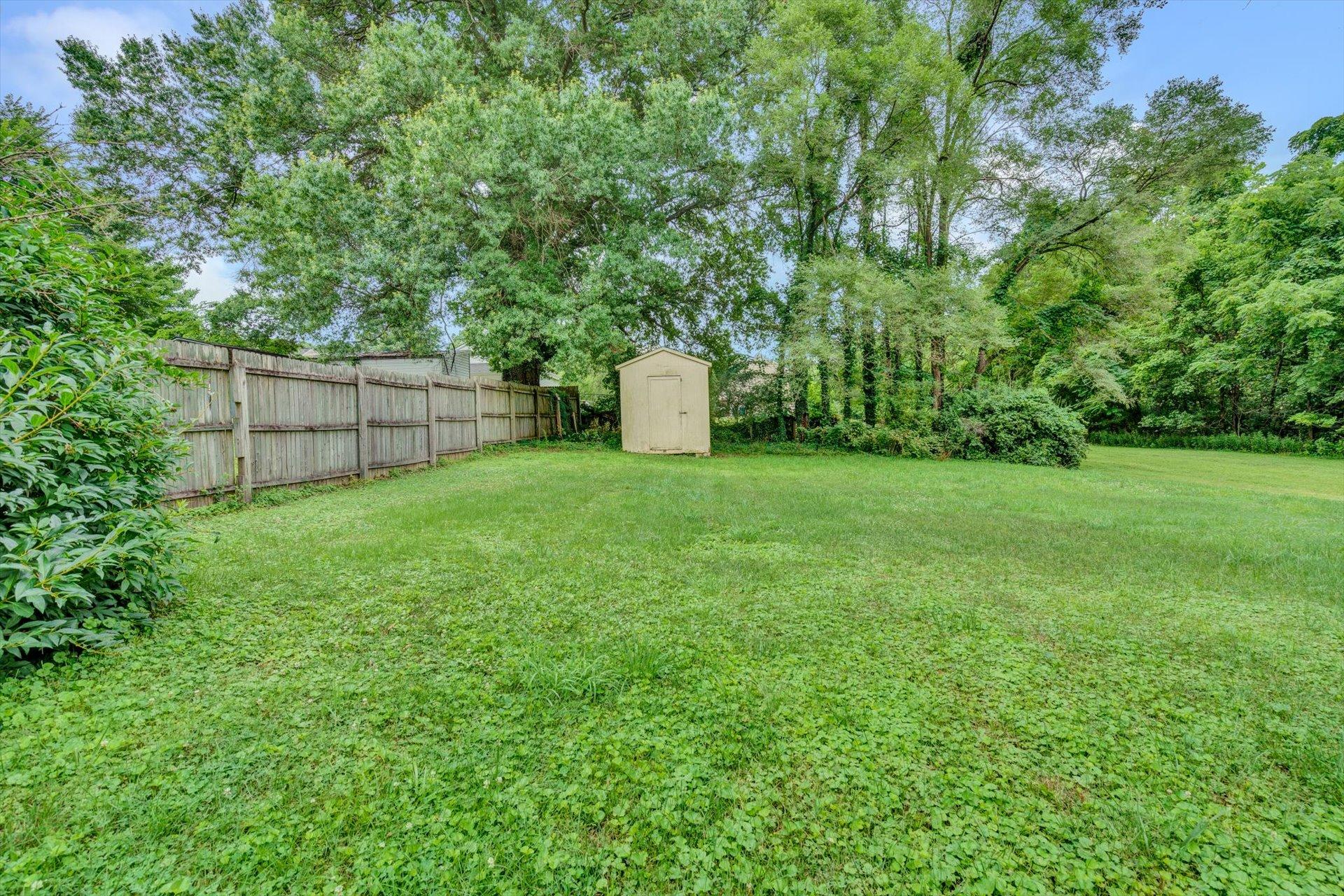 1325 Thomason Road Southeast Roanoke, VA 24014 - Photo 17 of 19 17-SHOWS GREAT-37