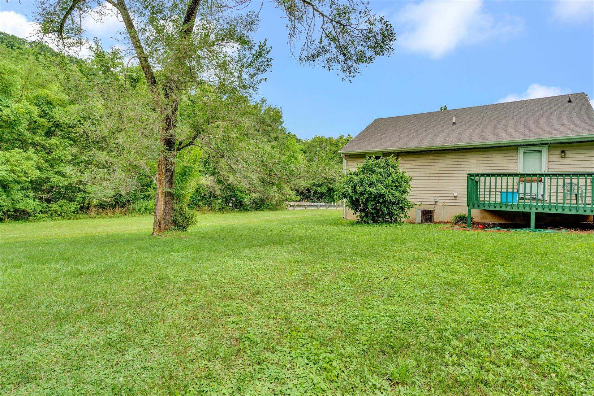 1325 Thomason Road Southeast Roanoke, VA 24014 - Photo 19 of 19 19-SHOWS GREAT-39
