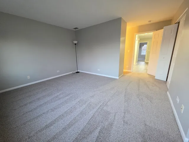 $2,300 | 3076 Kentshire Circle, Unit 3076, Naperville, IL 60564