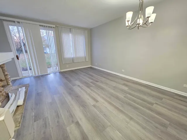 $2,300 | 3076 Kentshire Circle, Unit 3076, Naperville, IL 60564