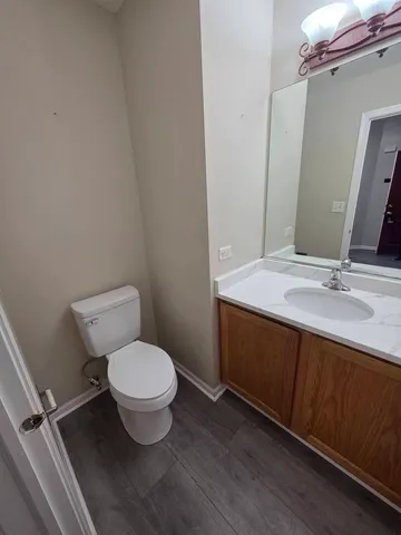 $2,300 | 3076 Kentshire Circle, Unit 3076, Naperville, IL 60564