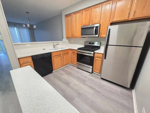 $2,300 | 3076 Kentshire Circle, Unit 3076, Naperville, IL 60564