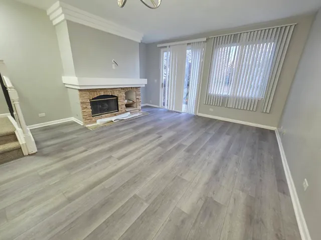 $2,300 | 3076 Kentshire Circle, Unit 3076, Naperville, IL 60564