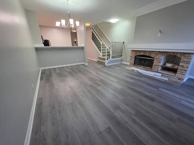 $2,300 | 3076 Kentshire Circle, Unit 3076, Naperville, IL 60564