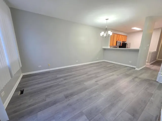 $2,300 | 3076 Kentshire Circle, Unit 3076, Naperville, IL 60564