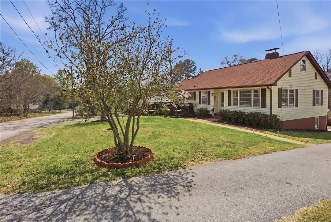 602 South Tugaloo Street Walhalla, SC 29691 - Photo 30 of 38 This charming residence features a well-maintained exterior with classic architectural details.