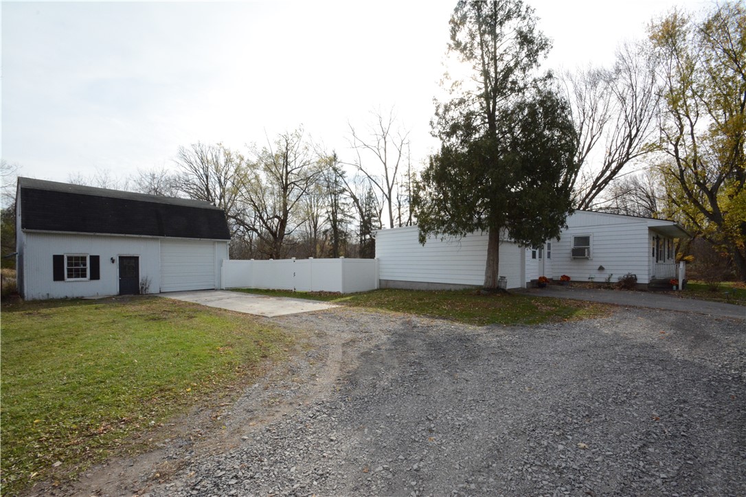 93 School Street Victor, NY 14564 - Photo 4 of 28