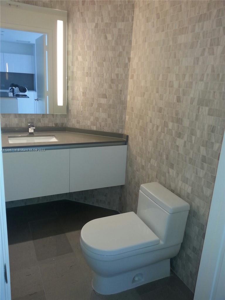 68 Southeast 6th Street, Unit 1908 Miami, FL 33131 - Photo 3 of 15