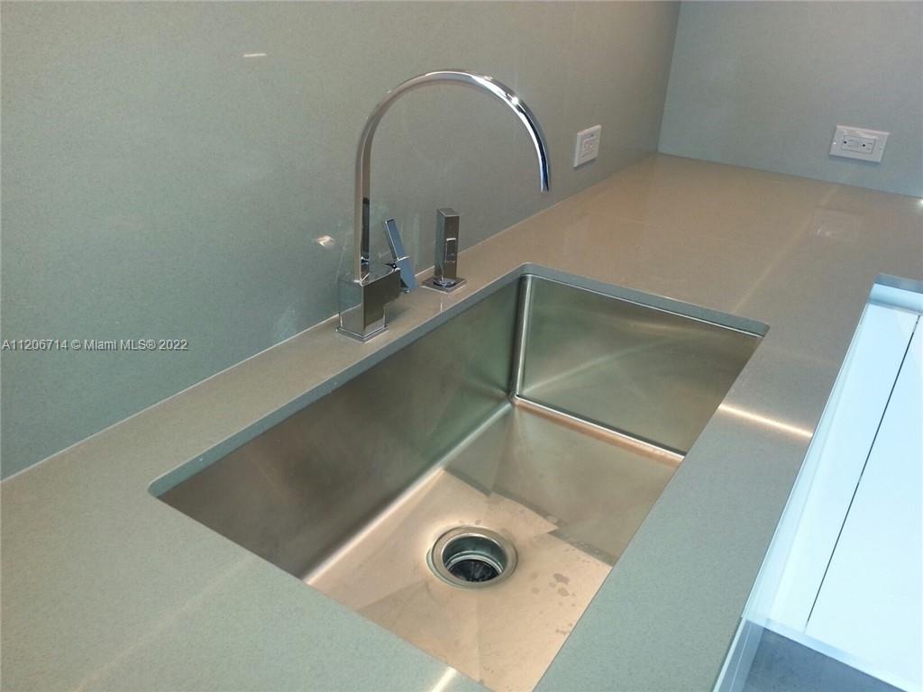 68 Southeast 6th Street, Unit 1908 Miami, FL 33131 - Photo 5 of 15