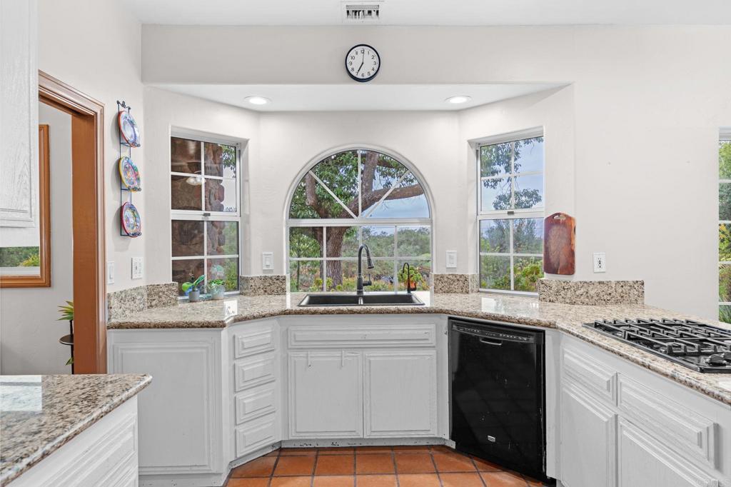 19079 Paradise Mountain Road Valley Center, CA 92082 - Photo 13 of 58