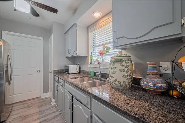 $299,999 | 5822 Shurmard Drive, Houston, TX 77092