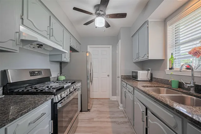 $299,999 | 5822 Shurmard Drive, Houston, TX 77092