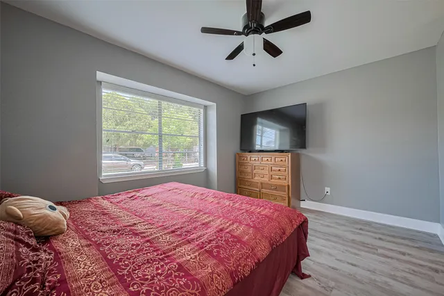 $299,999 | 5822 Shurmard Drive, Houston, TX 77092