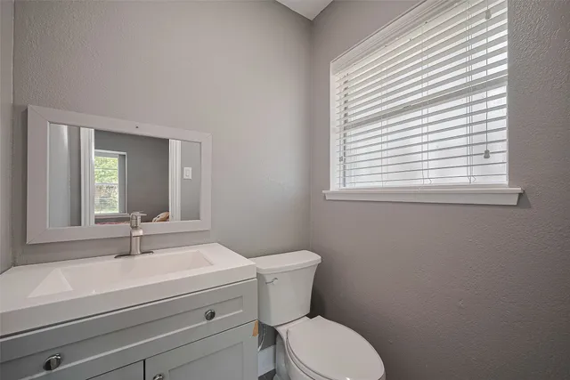 $299,999 | 5822 Shurmard Drive, Houston, TX 77092