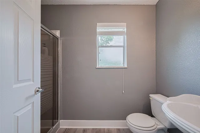 $299,999 | 5822 Shurmard Drive, Houston, TX 77092