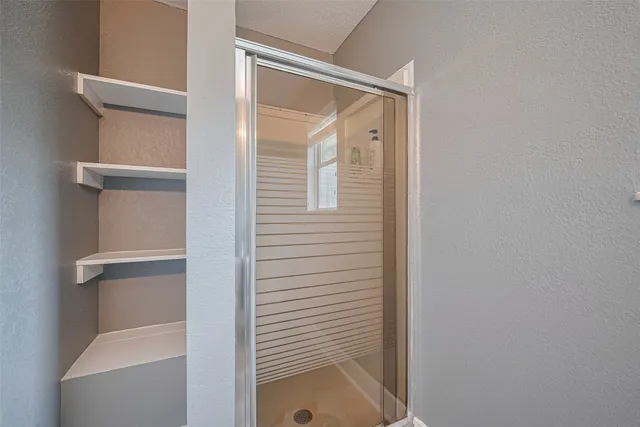 $299,999 | 5822 Shurmard Drive, Houston, TX 77092