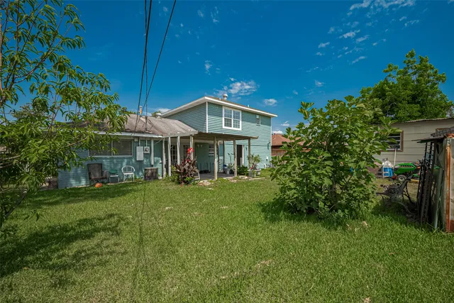 $299,999 | 5822 Shurmard Drive, Houston, TX 77092