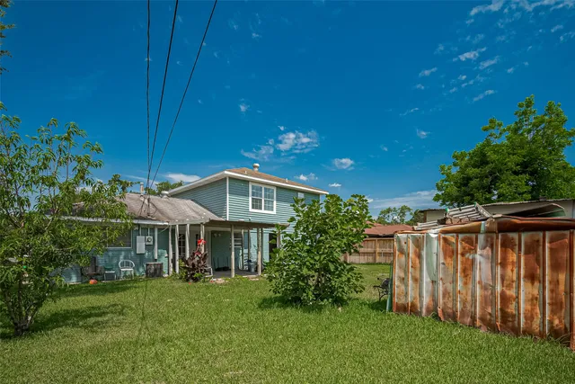 $299,999 | 5822 Shurmard Drive, Houston, TX 77092