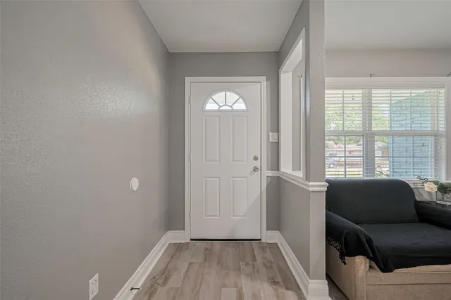 $299,999 | 5822 Shurmard Drive, Houston, TX 77092