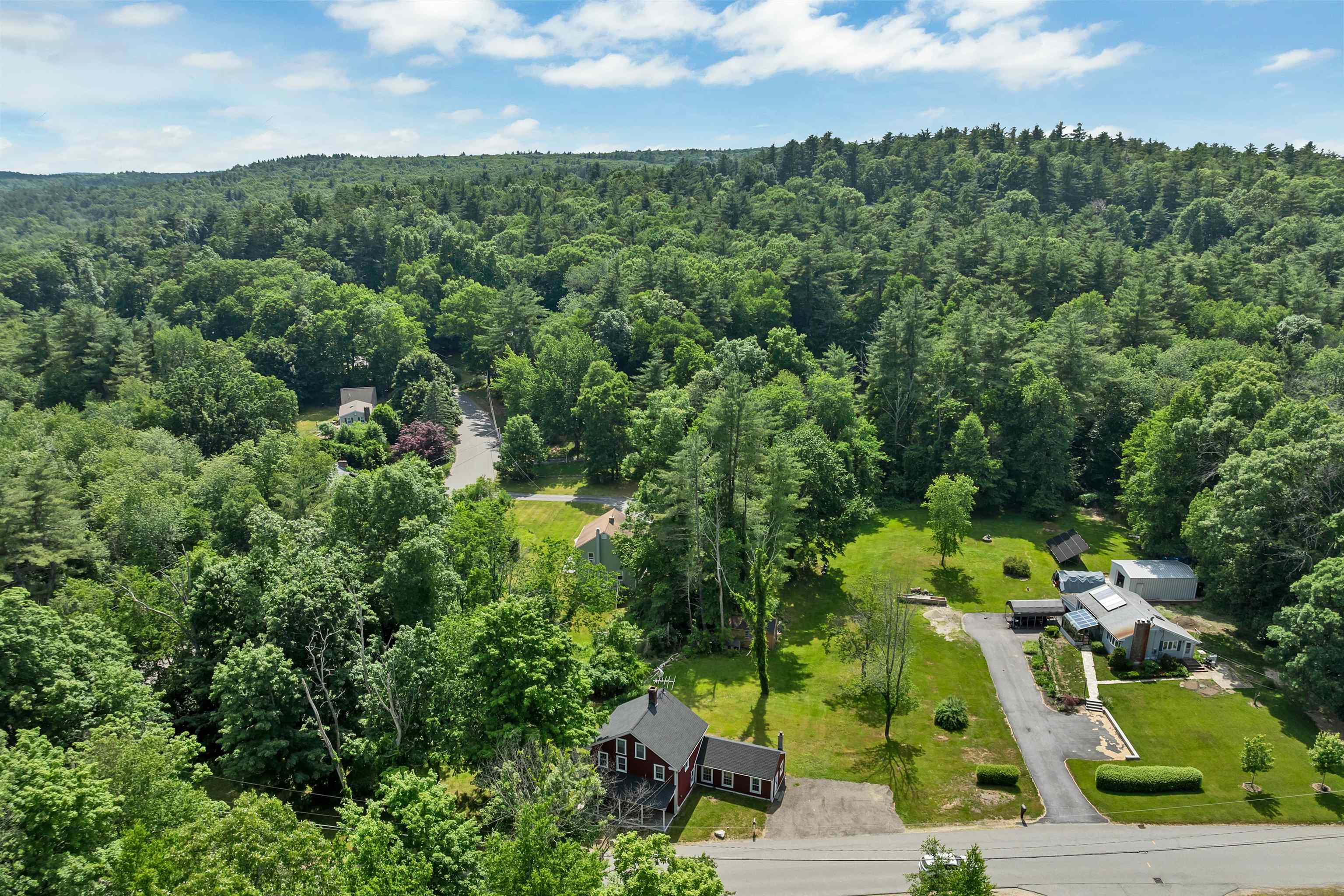 93 Gulf Road Derry, NH 03038 - Photo 11 of 47