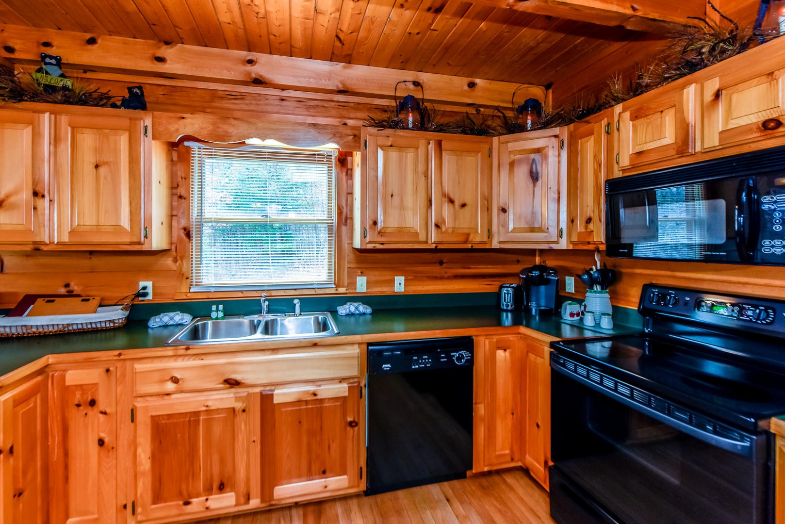 2305 Bluff Mountain Road Sevierville, TN 37876 - Photo 7 of 40 Gallery Image 7