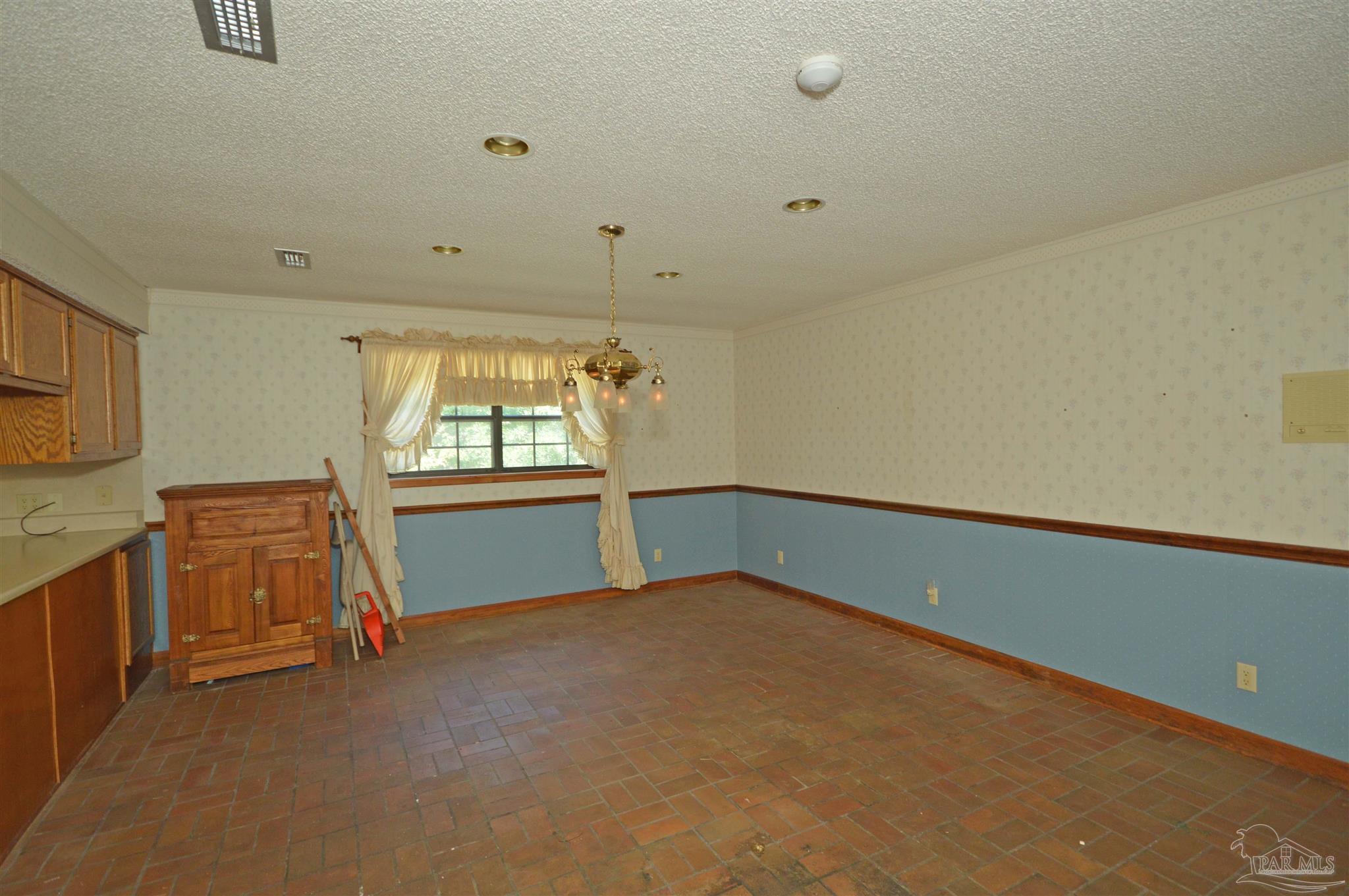 6004 Willard Norris Road Milton, FL 32570 - Photo 14 of 41 Gallery Image 14