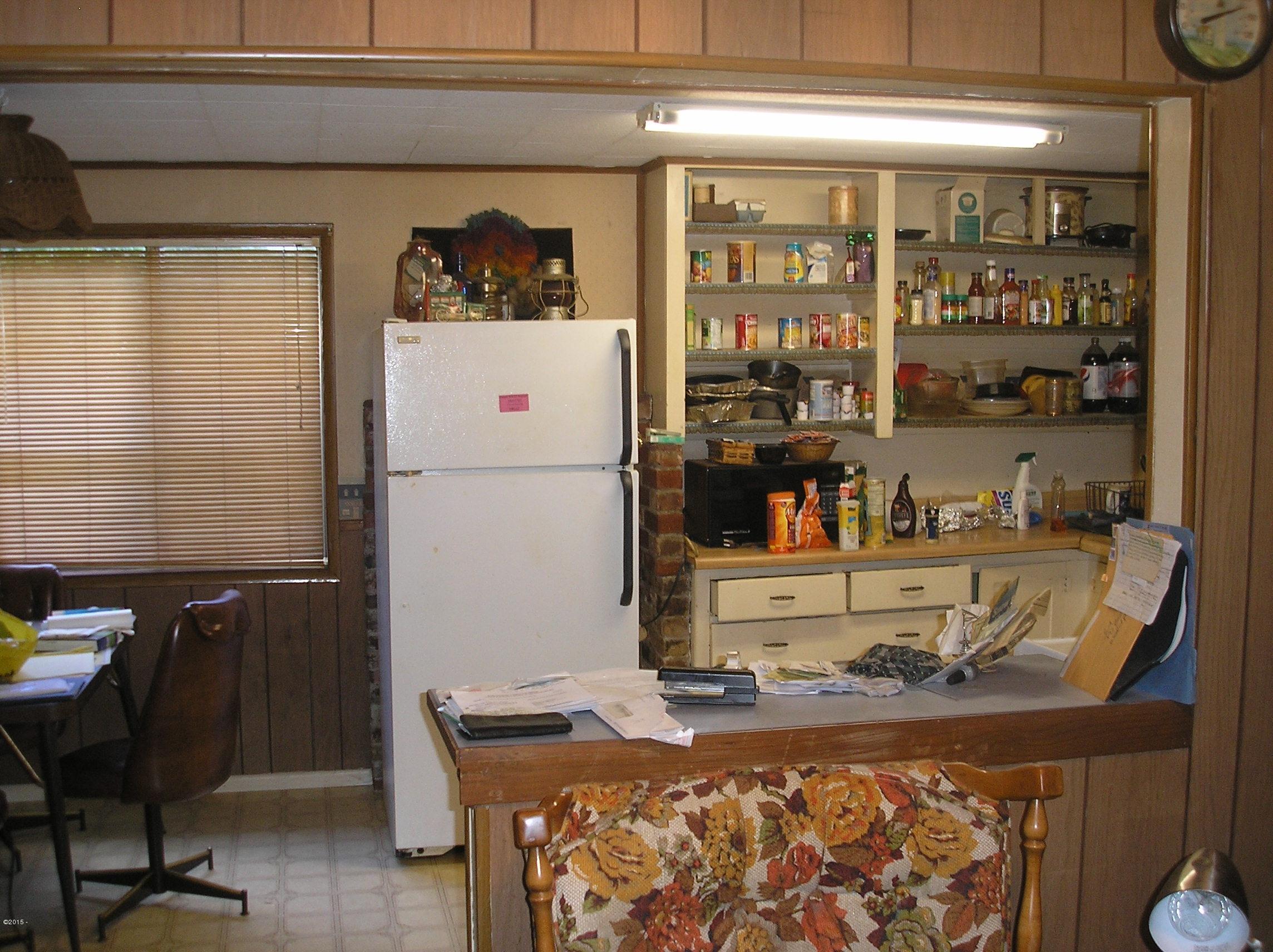 447 East Alder Spring Road Waldport, OR 97394 - Photo 5 of 18 Kitchen