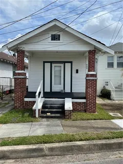 $115,000 | 209 Governor Hall Street, Gretna, LA 70053