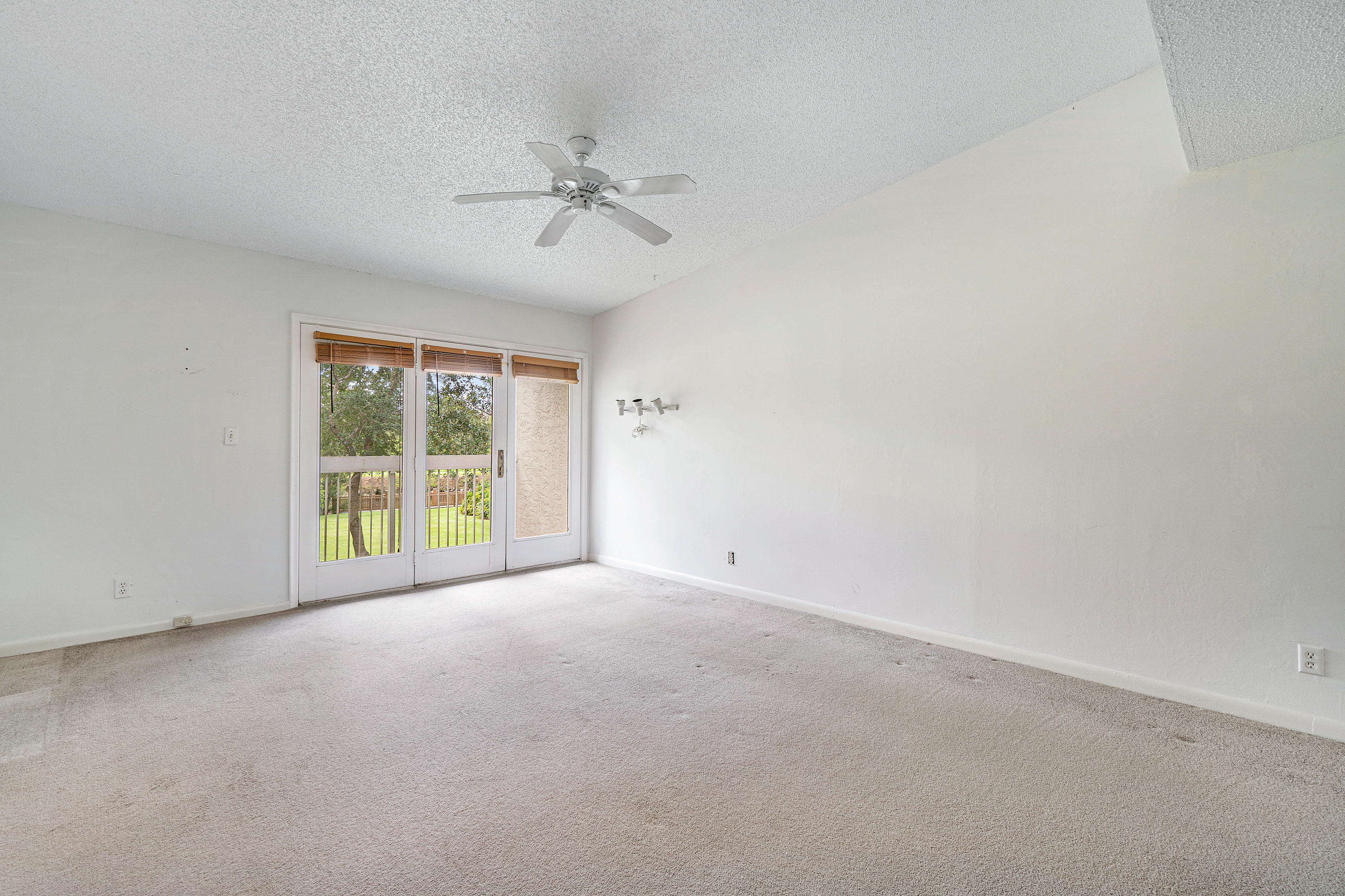 4760 South Hemingway Circle Margate, FL 33063 - Photo 16 of 28 untitled-19