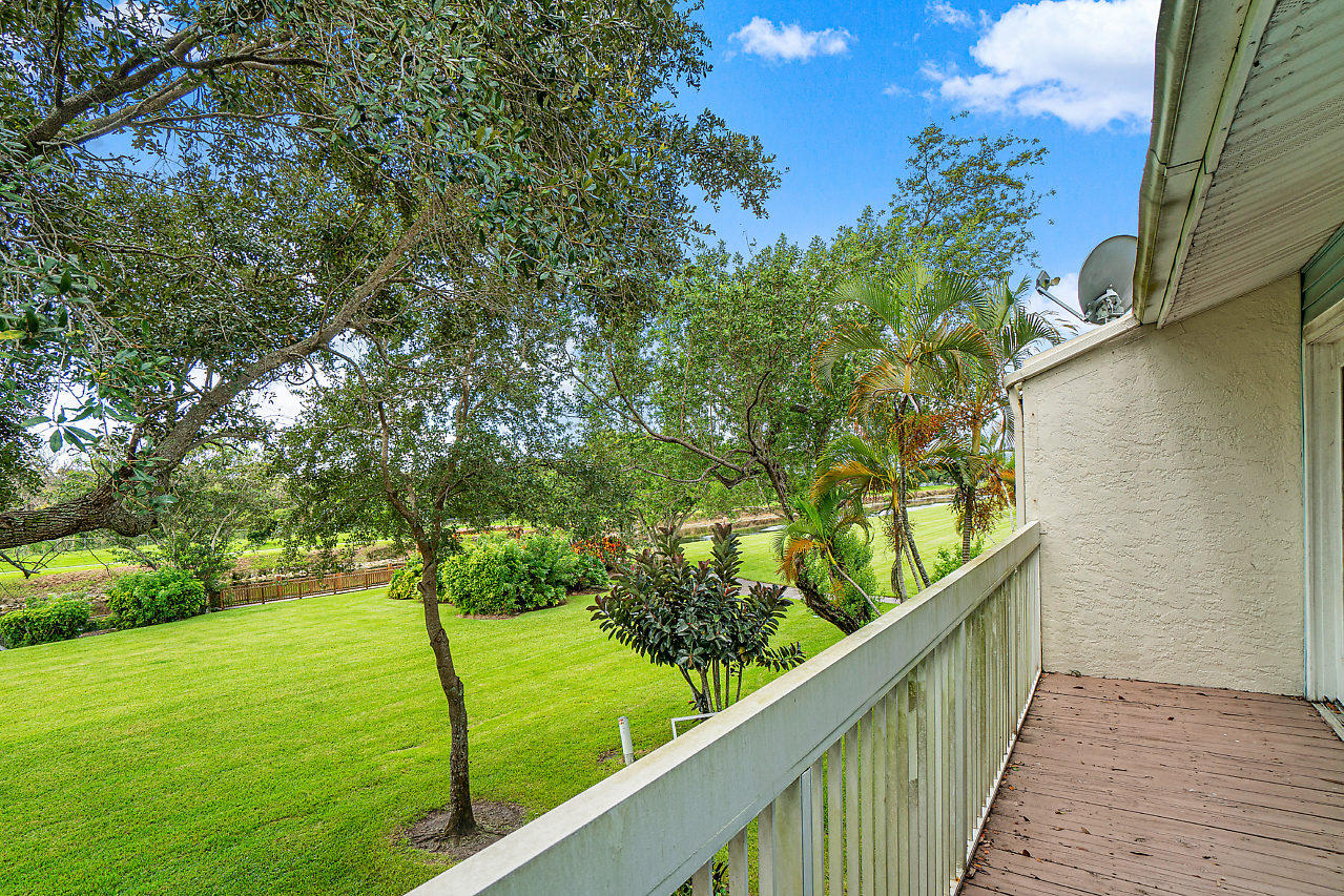 4760 South Hemingway Circle Margate, FL 33063 - Photo 24 of 28 025-4760SHemingwayCir-Margate-FL-small