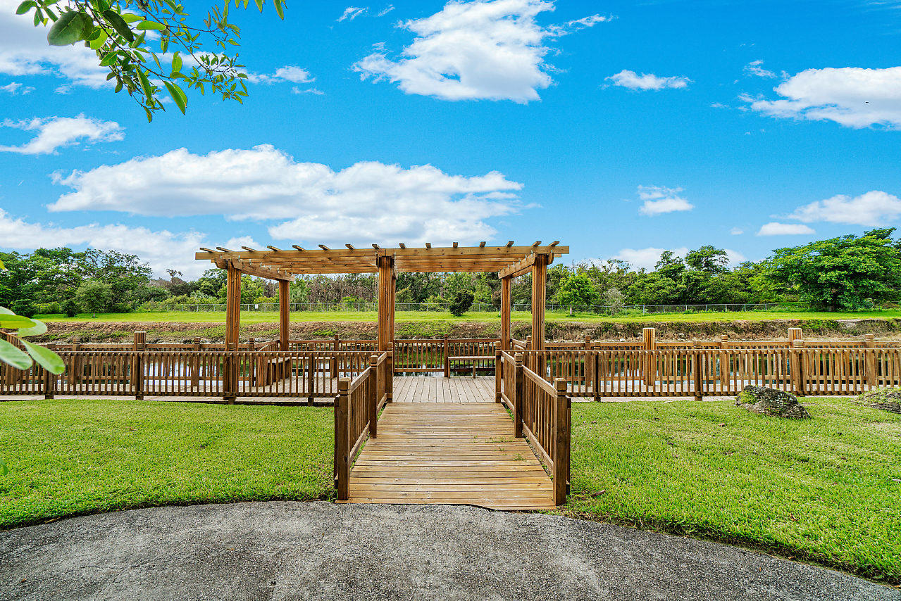 4760 South Hemingway Circle Margate, FL 33063 - Photo 4 of 28 031-4760SHemingwayCir-Margate-FL-small