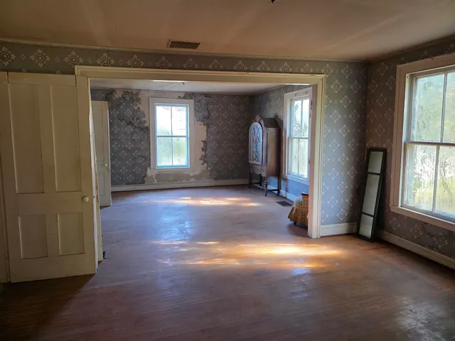 $499,000 | 29 Middle Seymour Street, Middlebury, VT 05753