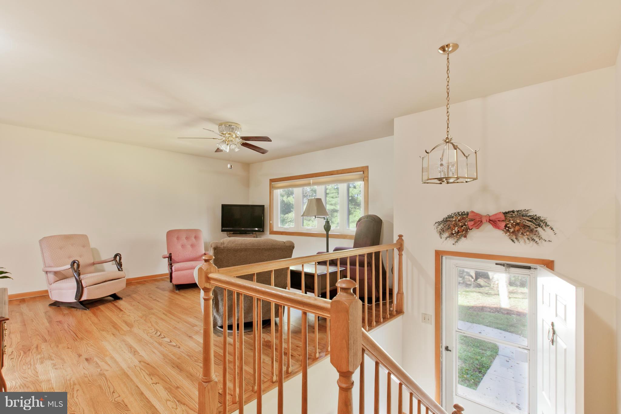 4921 Buffalo Road Mount Airy, MD 21771 - Photo 11 of 30 Living Room