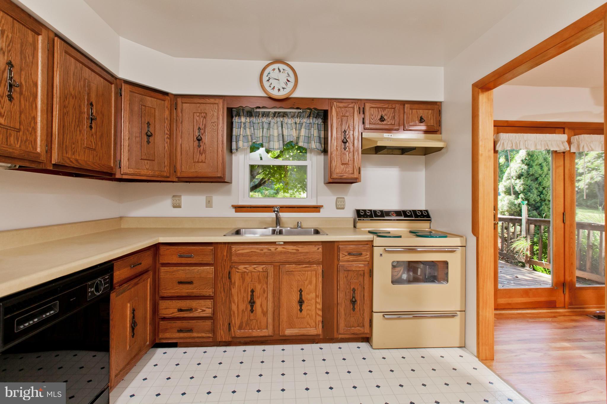 4921 Buffalo Road Mount Airy, MD 21771 - Photo 13 of 30 Kitchen