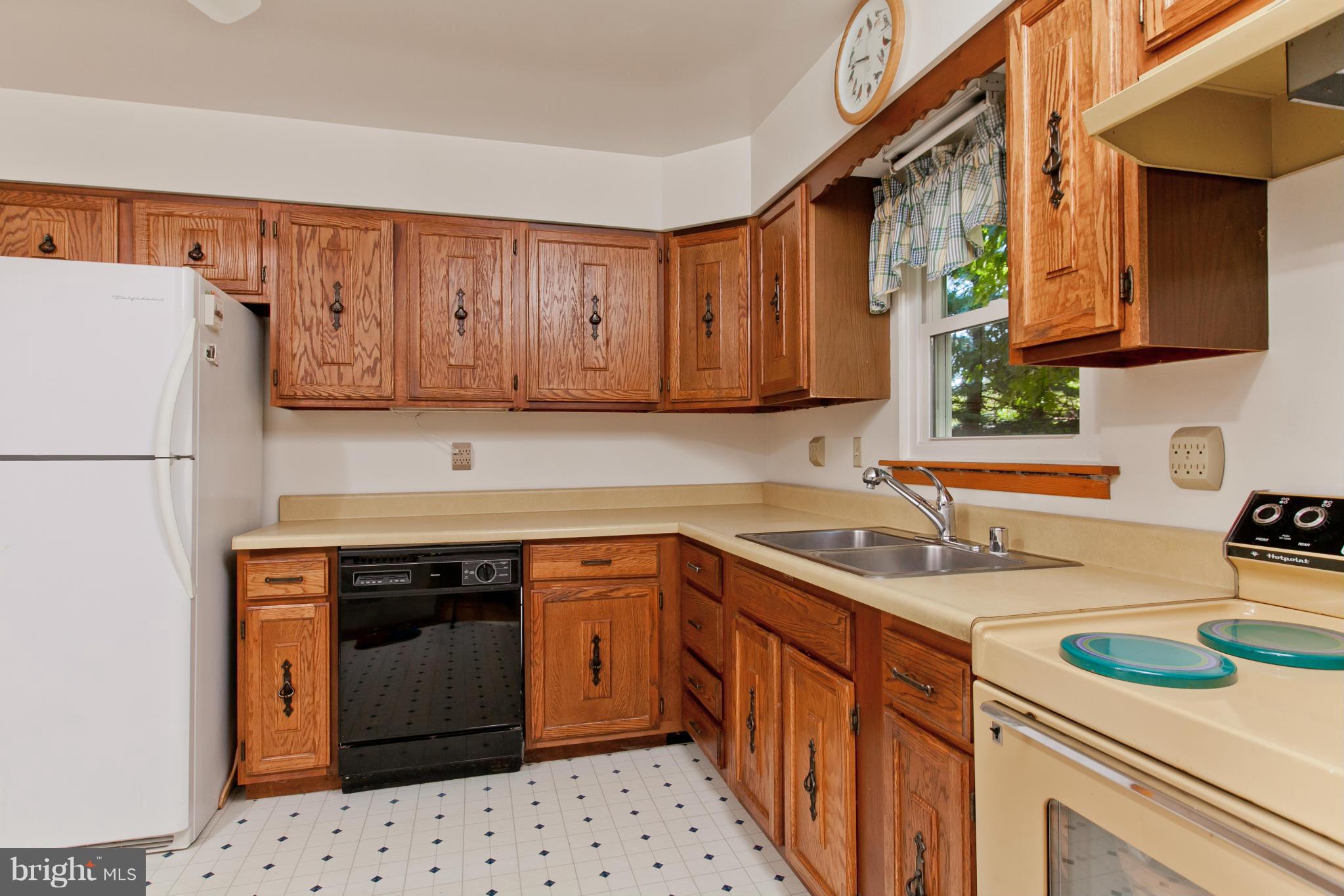 4921 Buffalo Road Mount Airy, MD 21771 - Photo 14 of 30 Kitchen