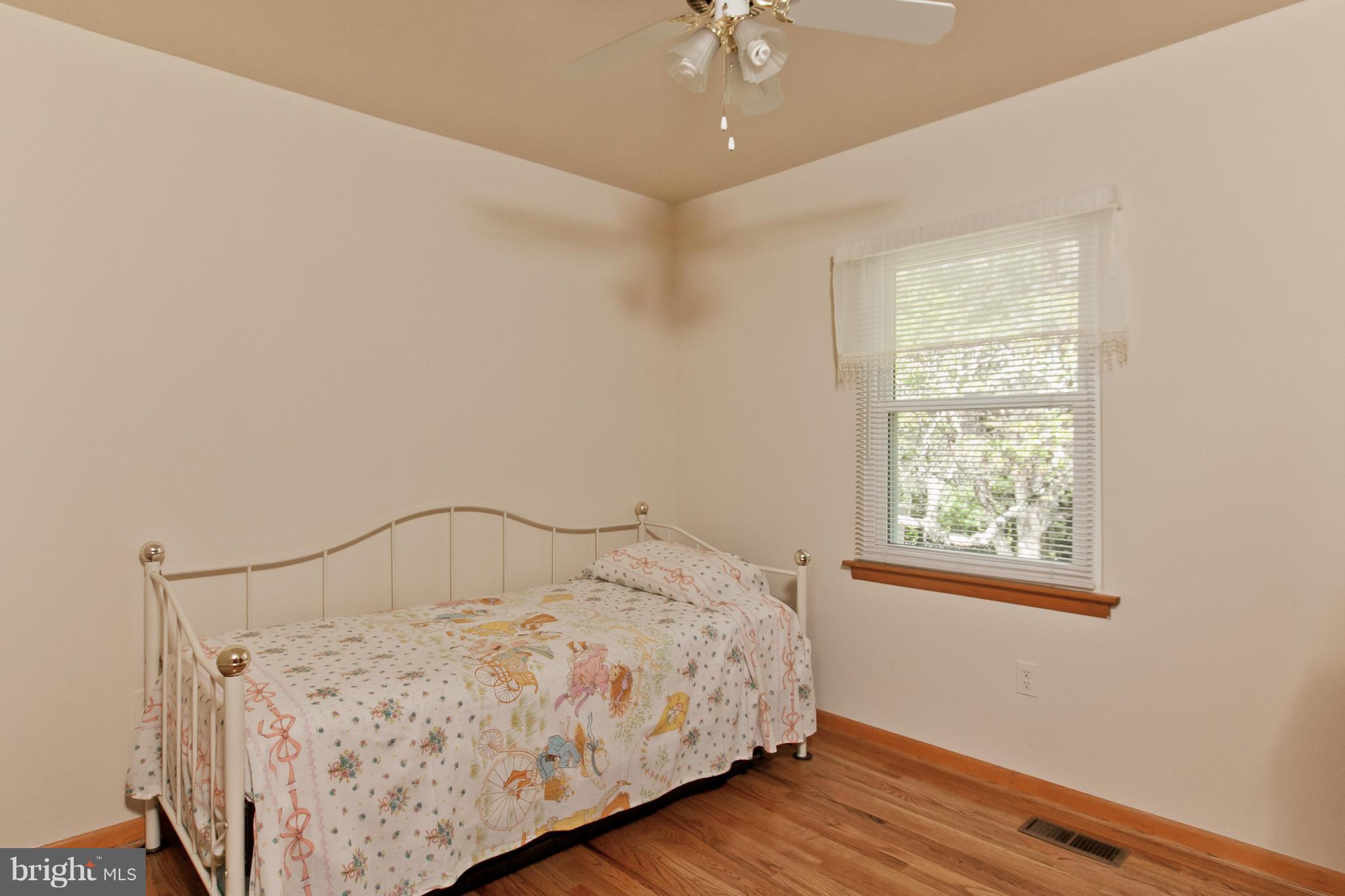 4921 Buffalo Road Mount Airy, MD 21771 - Photo 21 of 30 Bedroom