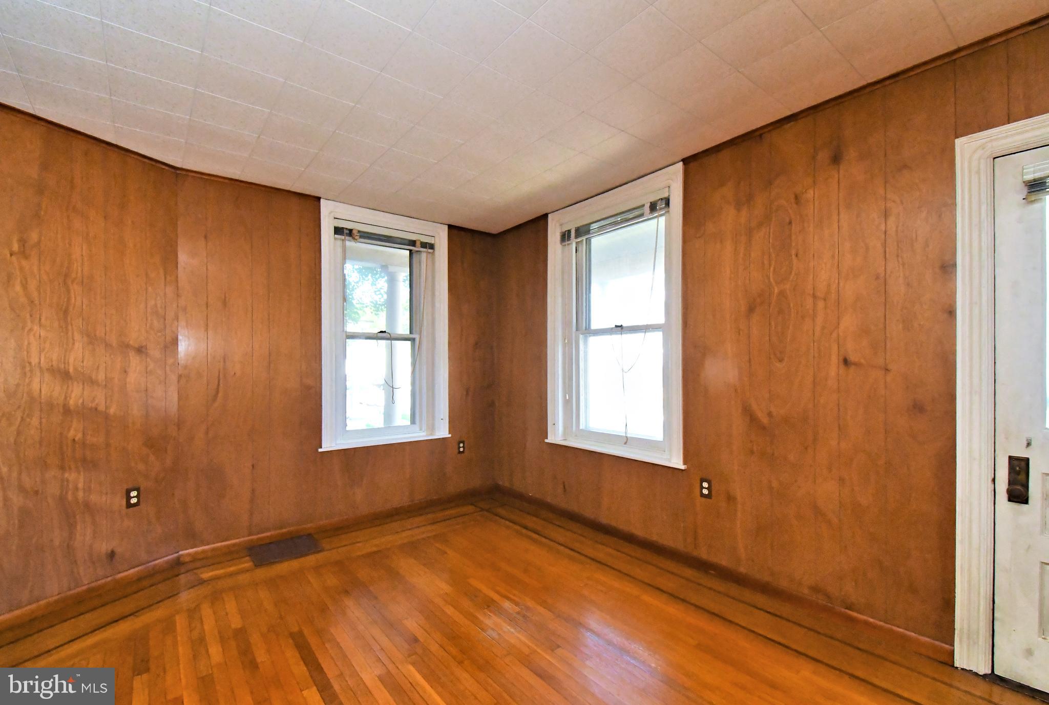 406 Broad Street Spring City, PA 19475 - Photo 9 of 53 Family Room