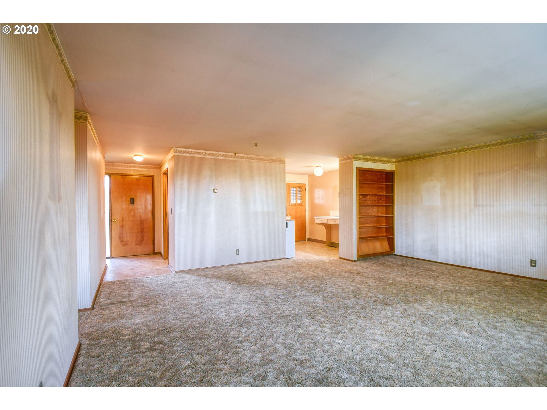 717 Southwest 29th Street Pendleton, OR 97801 - Photo 4 of 32
