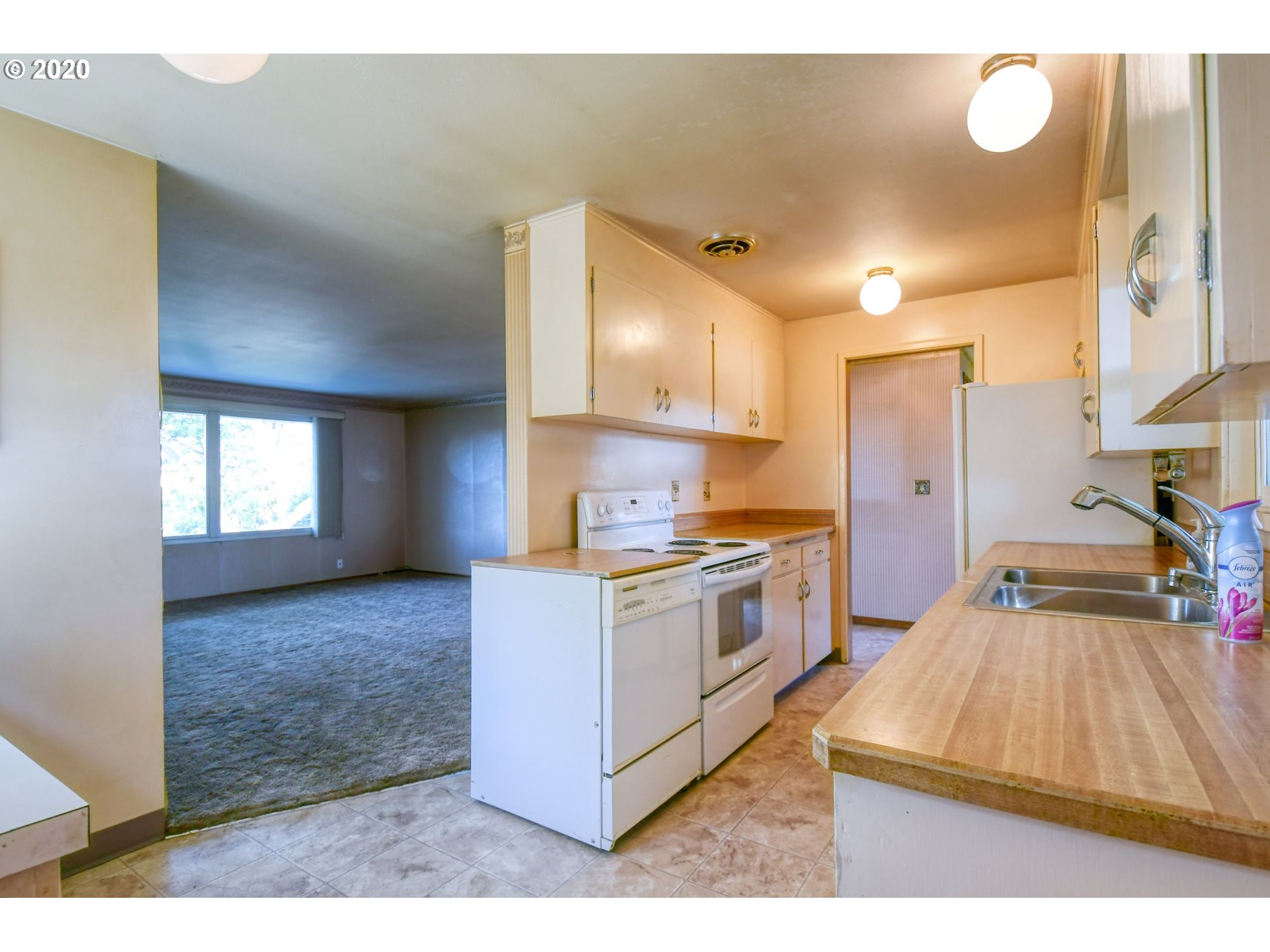 717 Southwest 29th Street Pendleton, OR 97801 - Photo 8 of 32