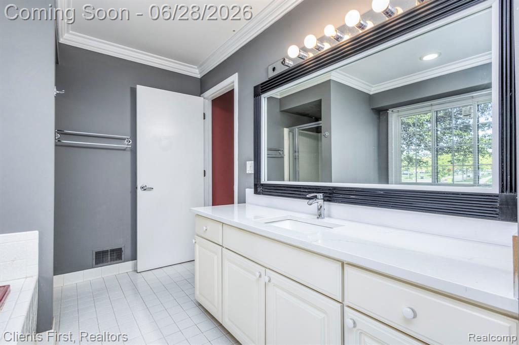 39478 Squire Road Novi, MI 48375 - Photo 18 of 24