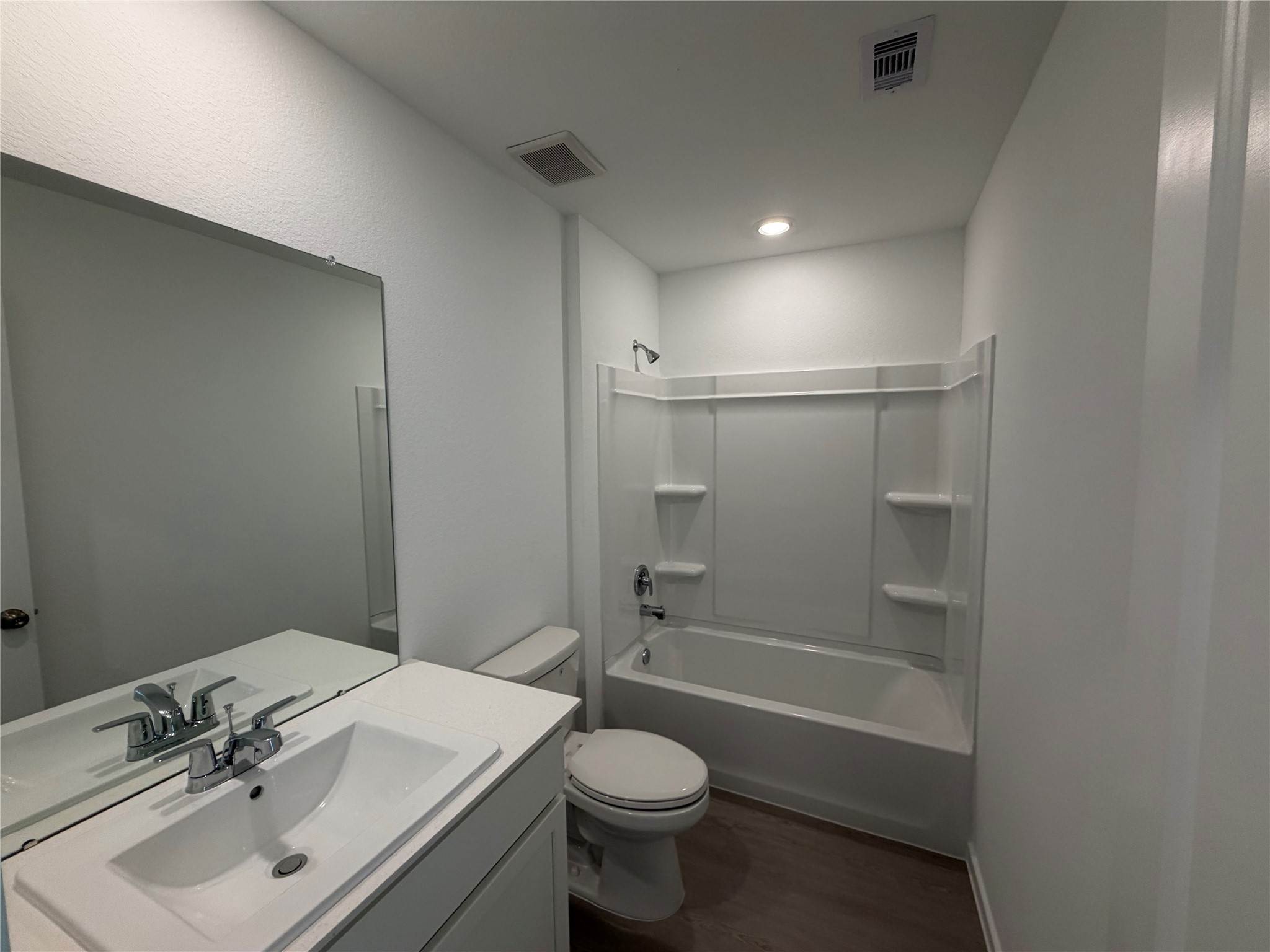 18733 Loom Drive Conroe, TX 77306 - Photo 19 of 26 Second Bathroom